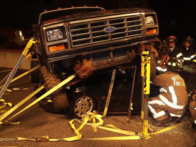 Putnam Lake and Brewster FD's train on car extrication