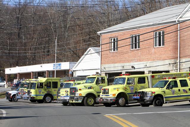 Putnam Lake along with New Fairfield FD and Brewster FD honoring a passed FDNY Battalion Chief Thomas Van Doran Pictures Copyright © Frank Becerra Jr.